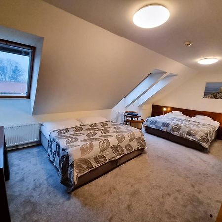 Hotel Mario Lednice Extérieur photo