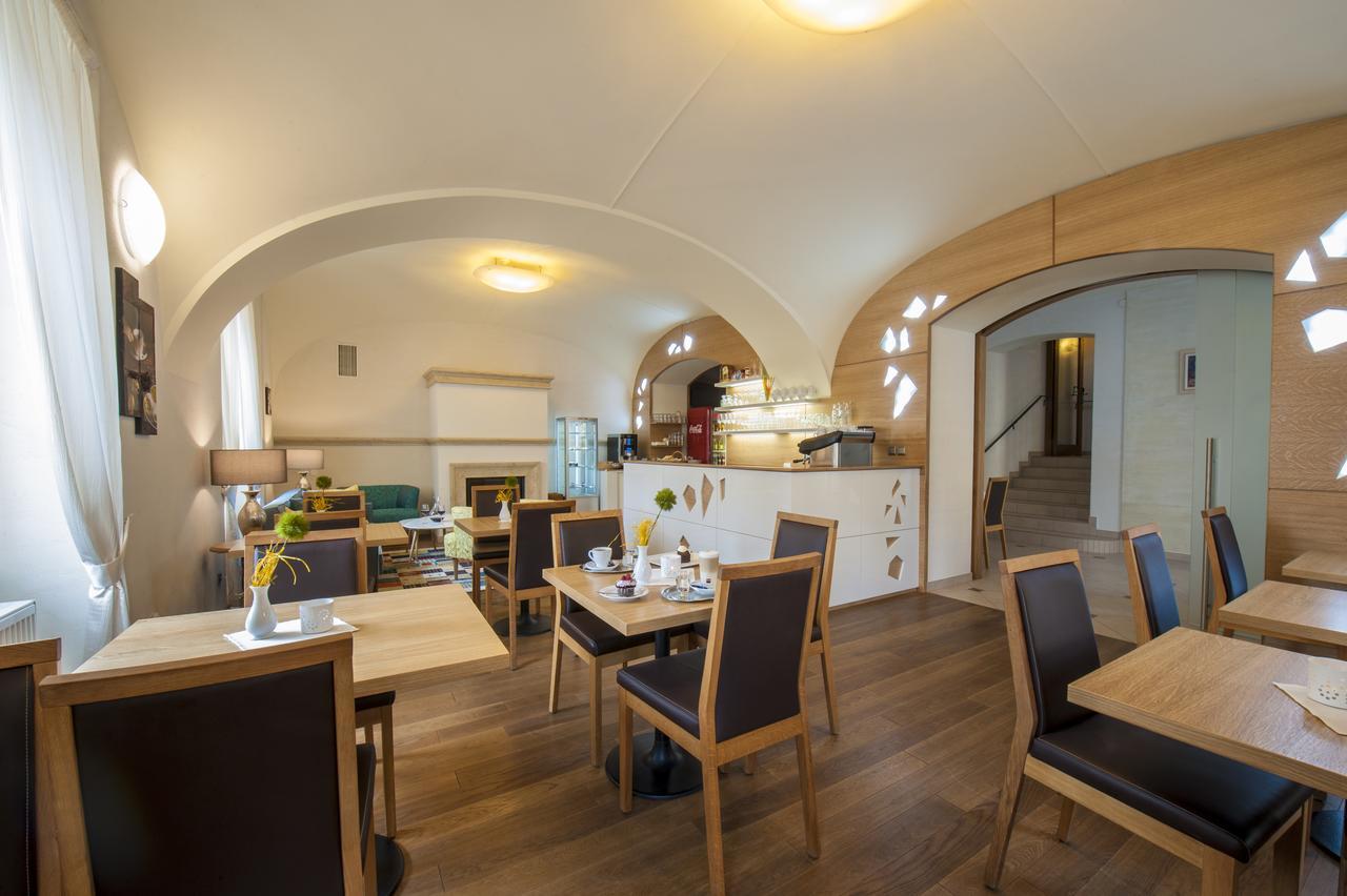 Hotel Mario Lednice Extérieur photo