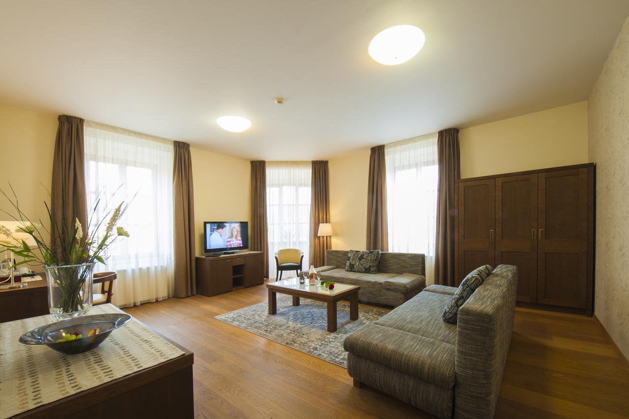 Hotel Mario Lednice Extérieur photo