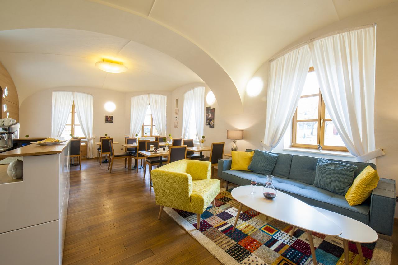 Hotel Mario Lednice Extérieur photo