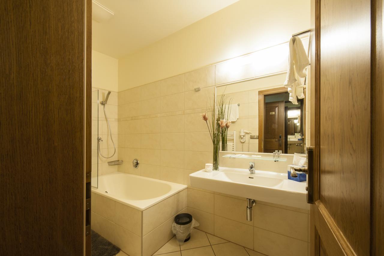 Hotel Mario Lednice Extérieur photo