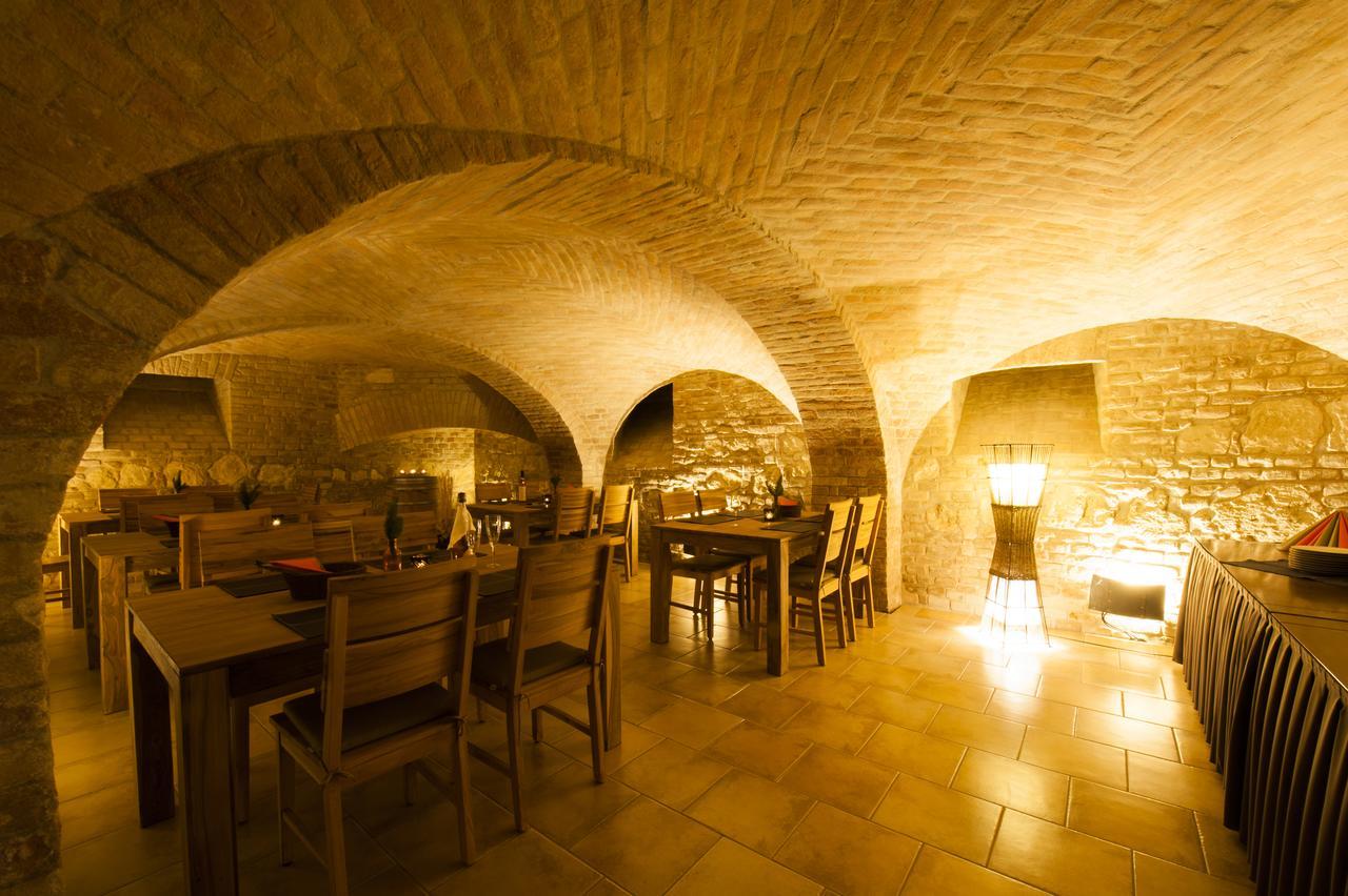 Hotel Mario Lednice Extérieur photo