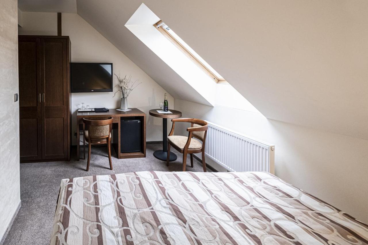Hotel Mario Lednice Extérieur photo