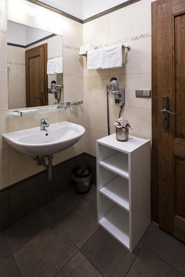 Hotel Mario Lednice Extérieur photo