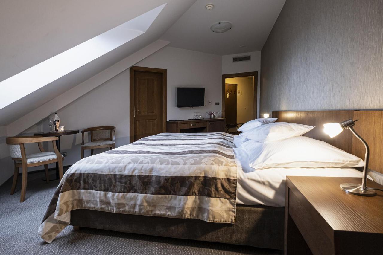 Hotel Mario Lednice Extérieur photo