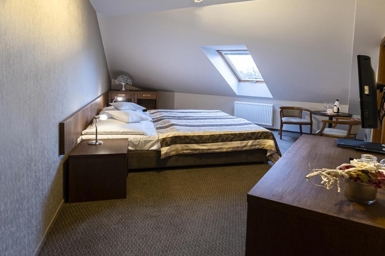 Hotel Mario Lednice Extérieur photo