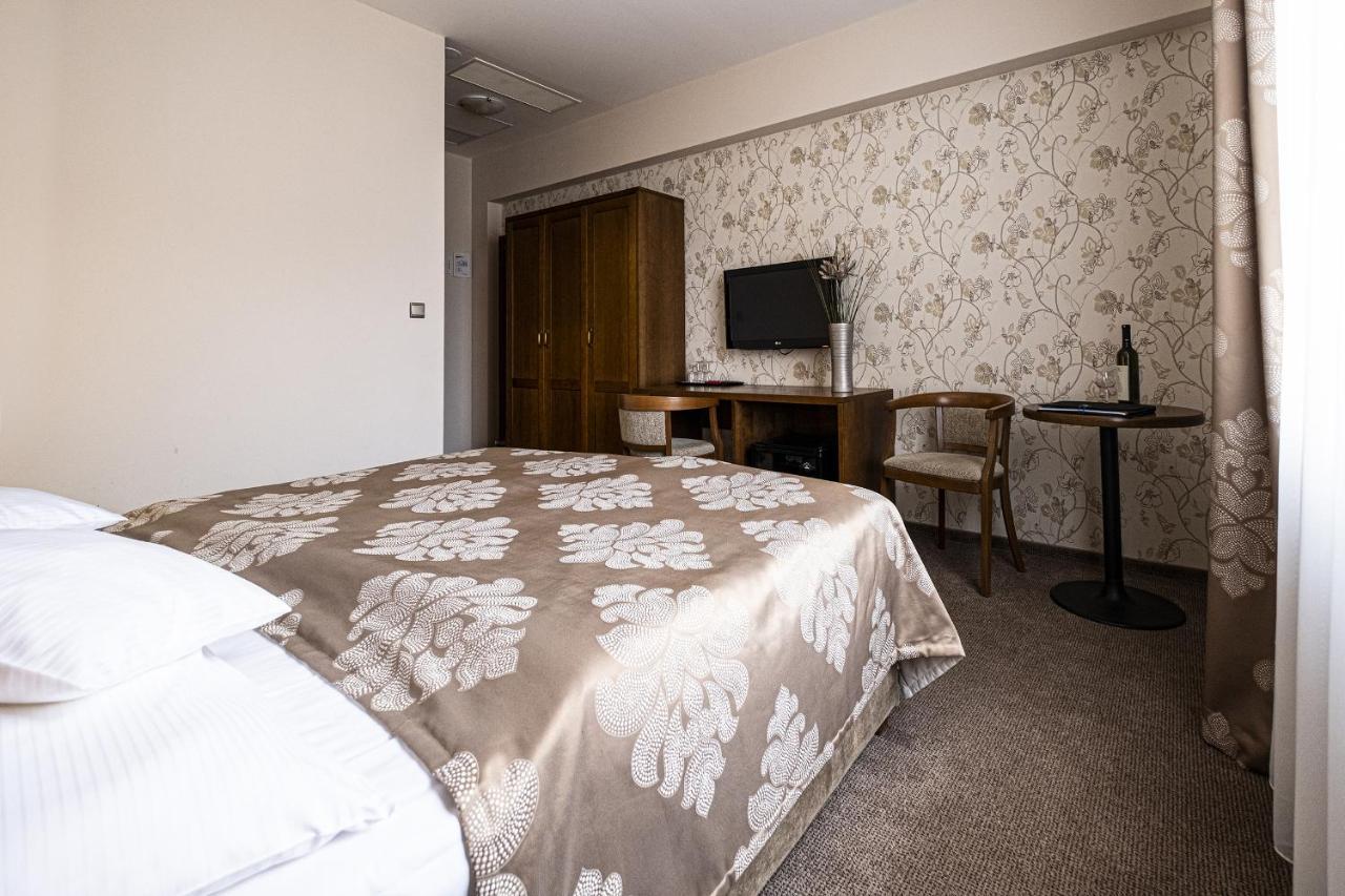 Hotel Mario Lednice Extérieur photo